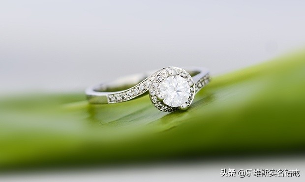 如何挑选钻戒的基本知识,如何挑选钻戒的品牌和款式