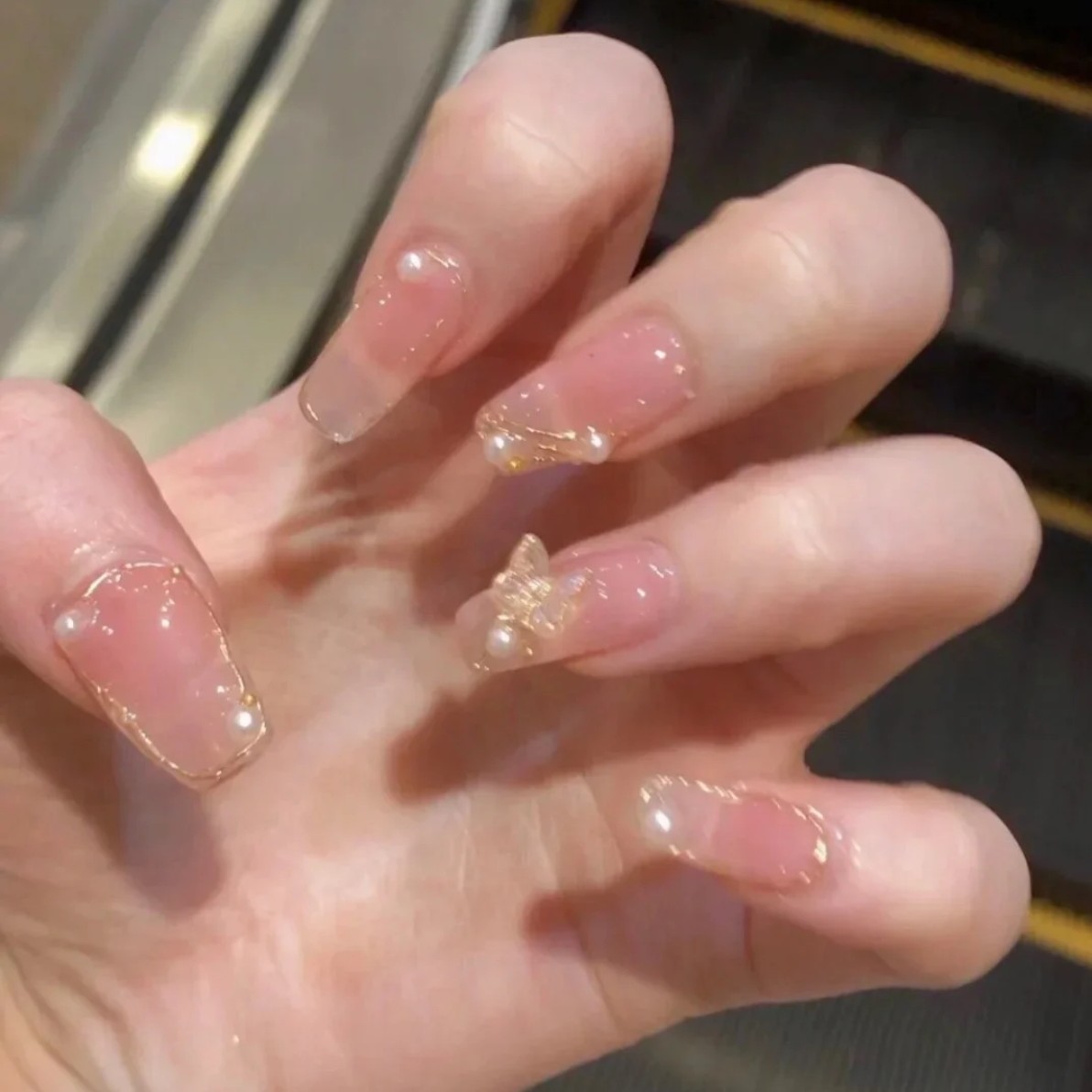 美甲第一课学什么,美甲第二天掉了一块能补么