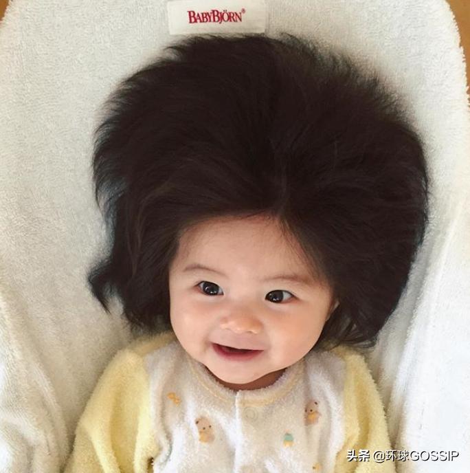 日本网红“爆炸头宝宝”接拍第一支洗发水广告，成为全球最小发模