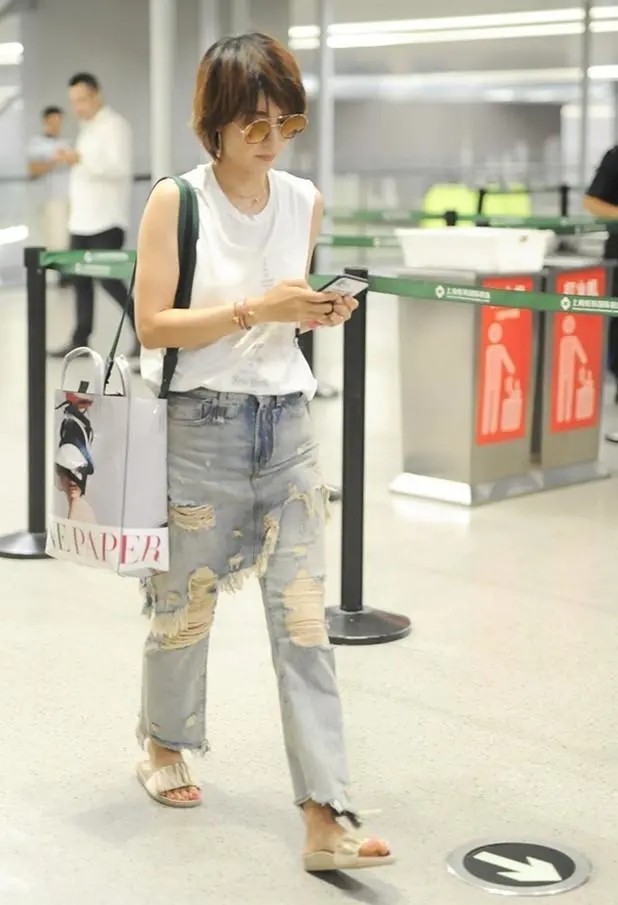 马伊琍穿牛仔长裤背影,马伊琍穿牛仔裙图片