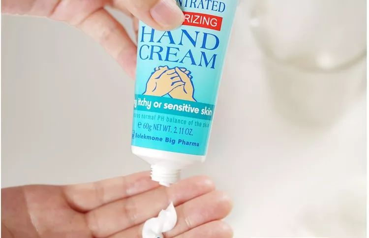 妮娜泰勒是谁,妮娜泰勒的手