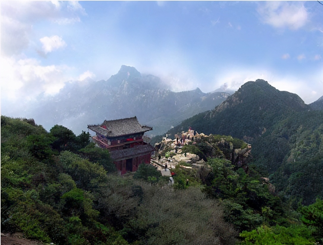 望岳杜甫描写泰山神奇秀丽的诗句,杜甫泰山的诗刻在哪里