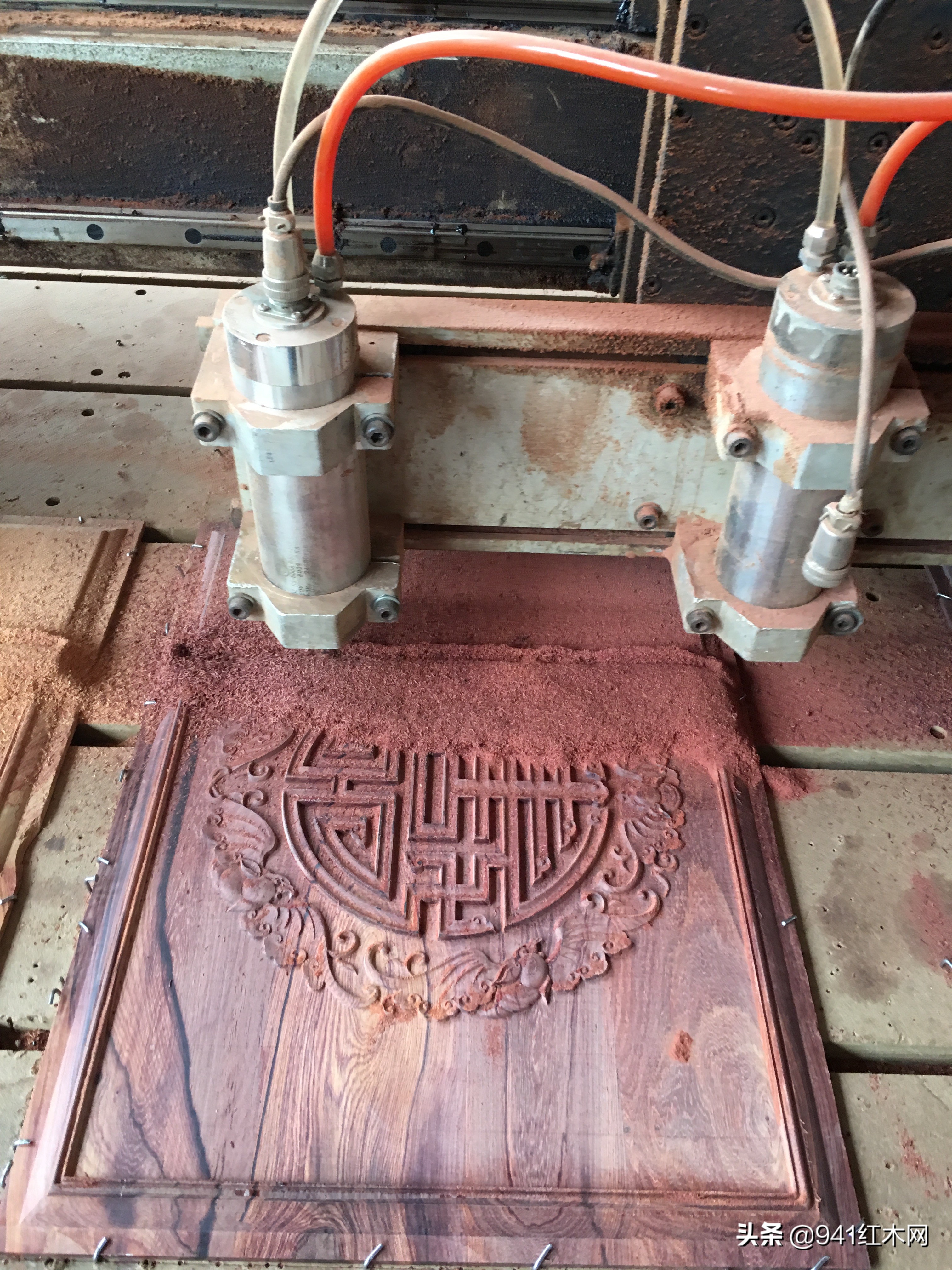 低调奢华黑红木,红酸枝巴里黄檀和微凹黄檀哪个好