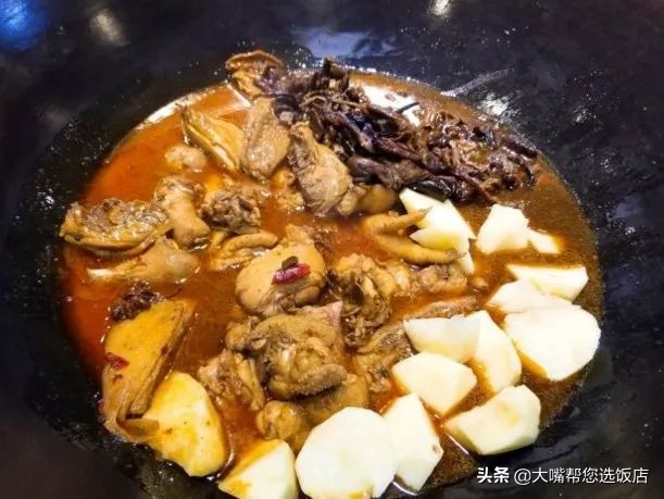 吃在中国的美味,中国美食大锅炖鱼