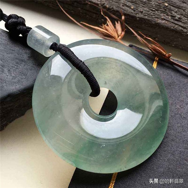 哪些翡翠不值得购买,翡翠金丝种平安扣好不好