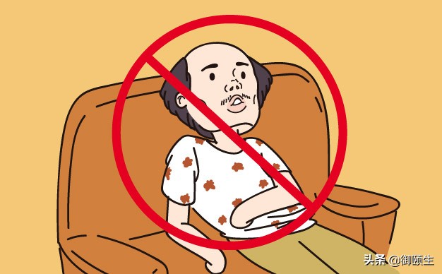 上班久坐会导致腰痛？轻松传授4套缓解方法，让你自己治疗腰痛