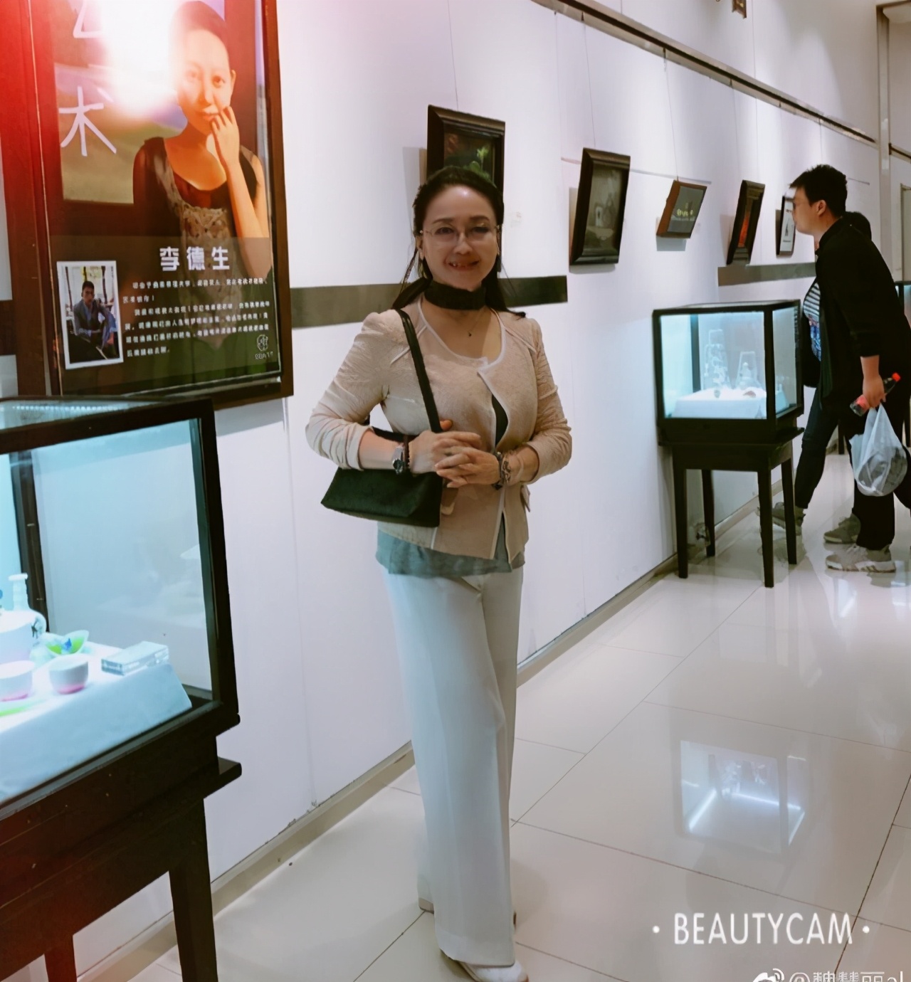 魏慧丽老年图片,魏慧丽69岁依然光彩照人