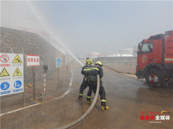 人一生要“吃”掉0.55吨石油？公众零距离探秘山东石油泰山站