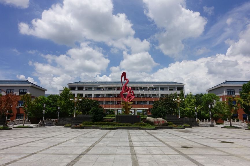 对青云中学客观评价,干货过来人的择校备考经验分享