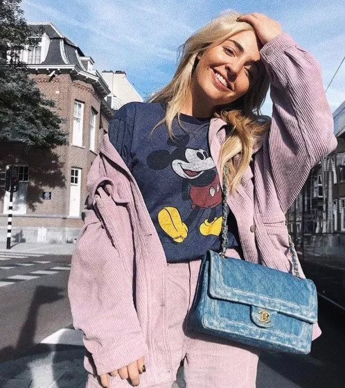 高级感羊羔绒外套慵懒风,一件羊羔绒外套点亮你冬季的时髦