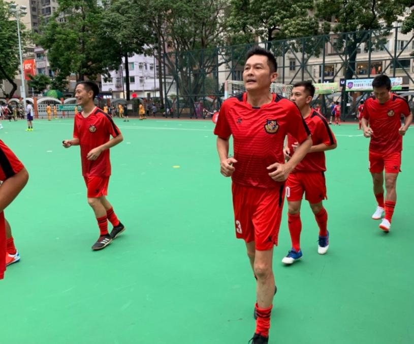 何家劲黄日华关礼杰接地气,何家劲和关礼杰黄日华