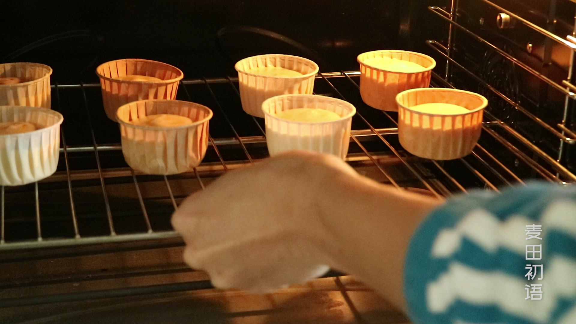 纸杯戚风蛋糕不塌不回缩的诀窍,用纸杯做戚风蛋糕湿乎乎的