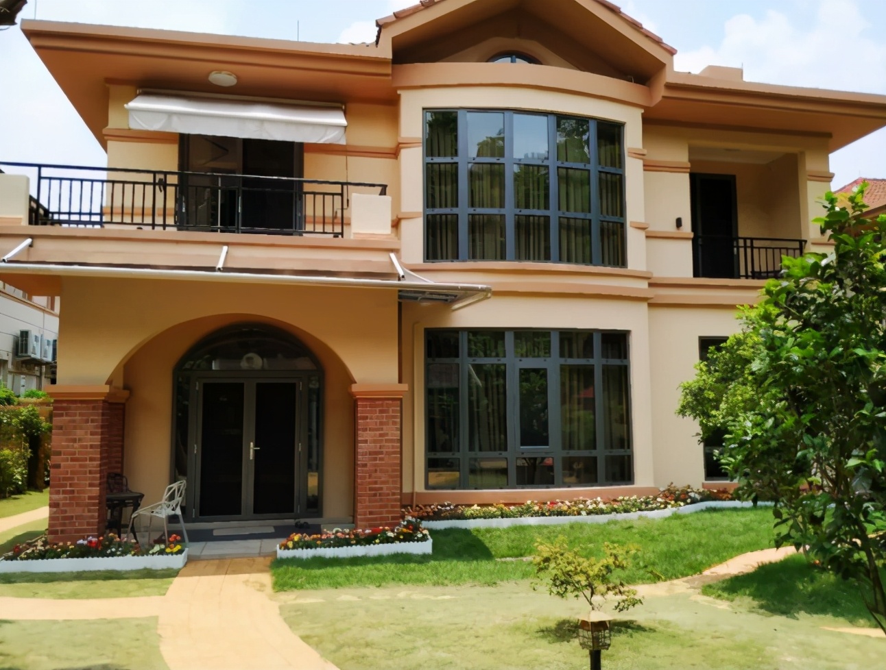 门窗十大品牌照片,门窗十大品牌前100名