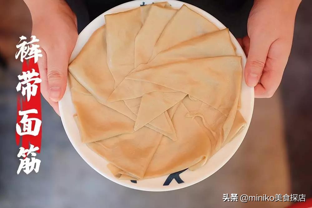 排队两个小时才吃上火锅,排队两小时也要吃到的烤鱼