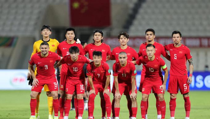 立竿见影!李铁换人用对了,球迷质疑为何不早用他