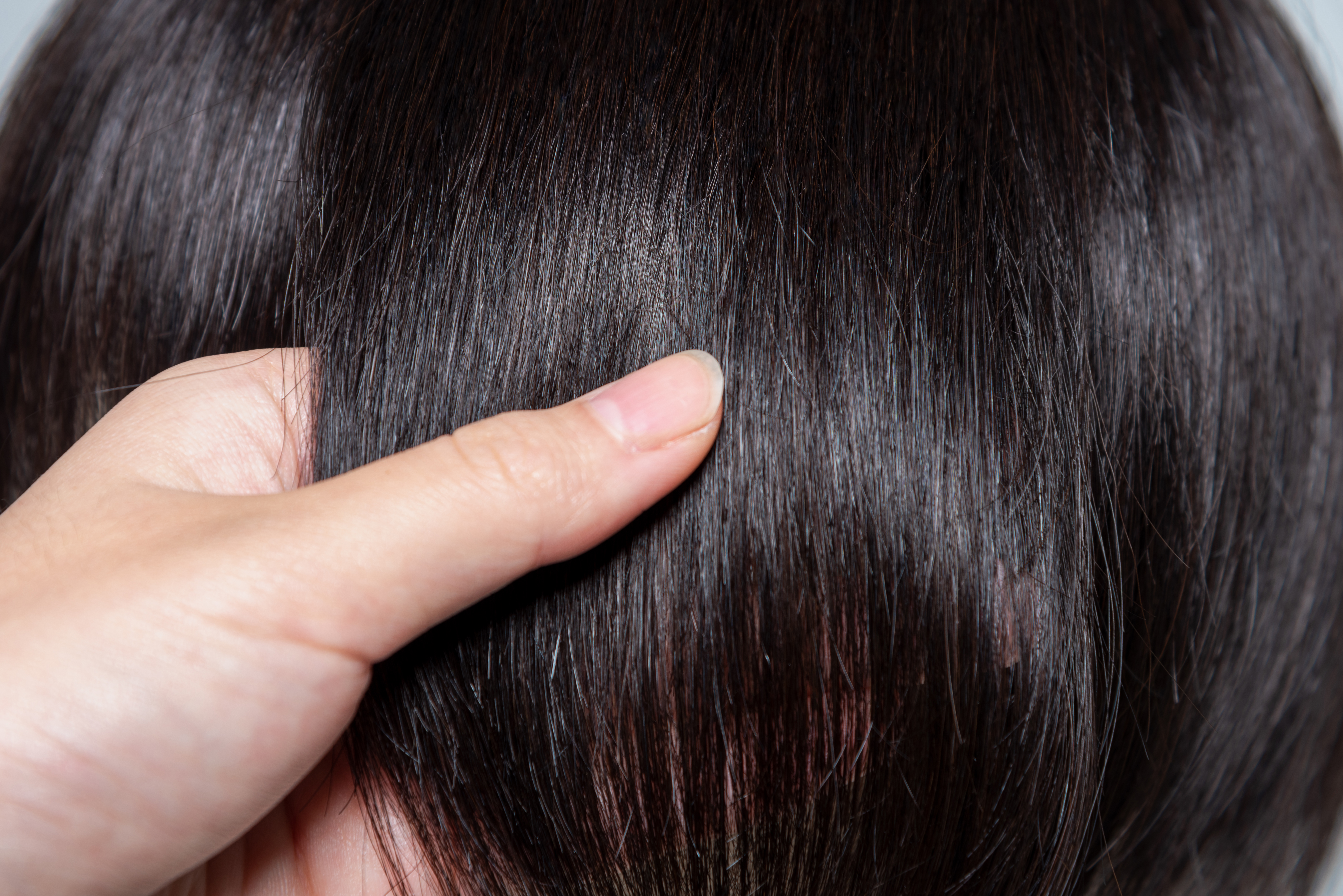 假发戴上后怎么预防毛躁打结,真人假发打结毛躁怎么恢复