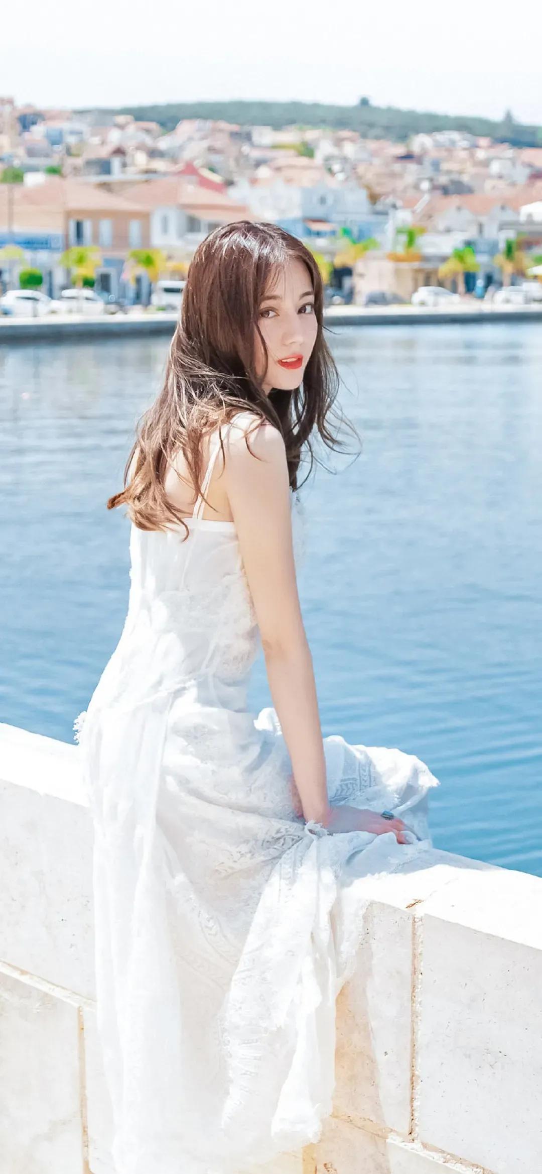 可爱又萌的迪丽热巴,高颜值身材好的迪丽热巴