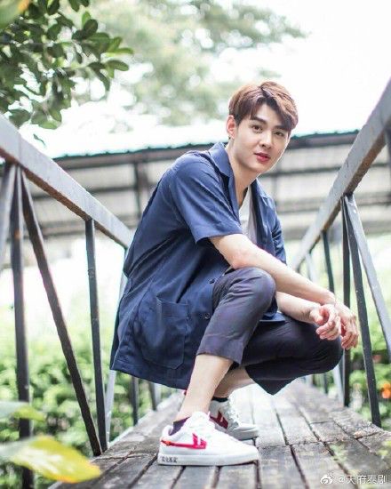 李宁球鞋和回力是一家嘛,李宁和回力哪一双好穿