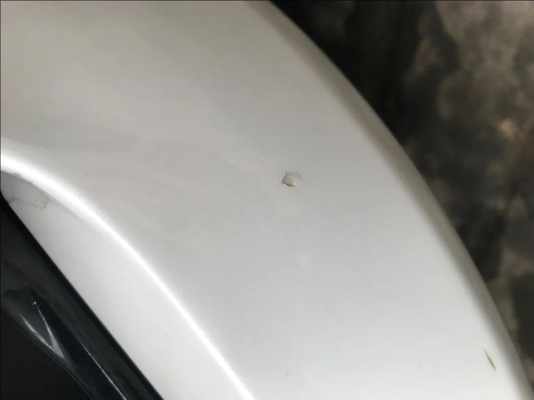 刚提的宝马车竟然有异响太气人了,宝马车轮有声音