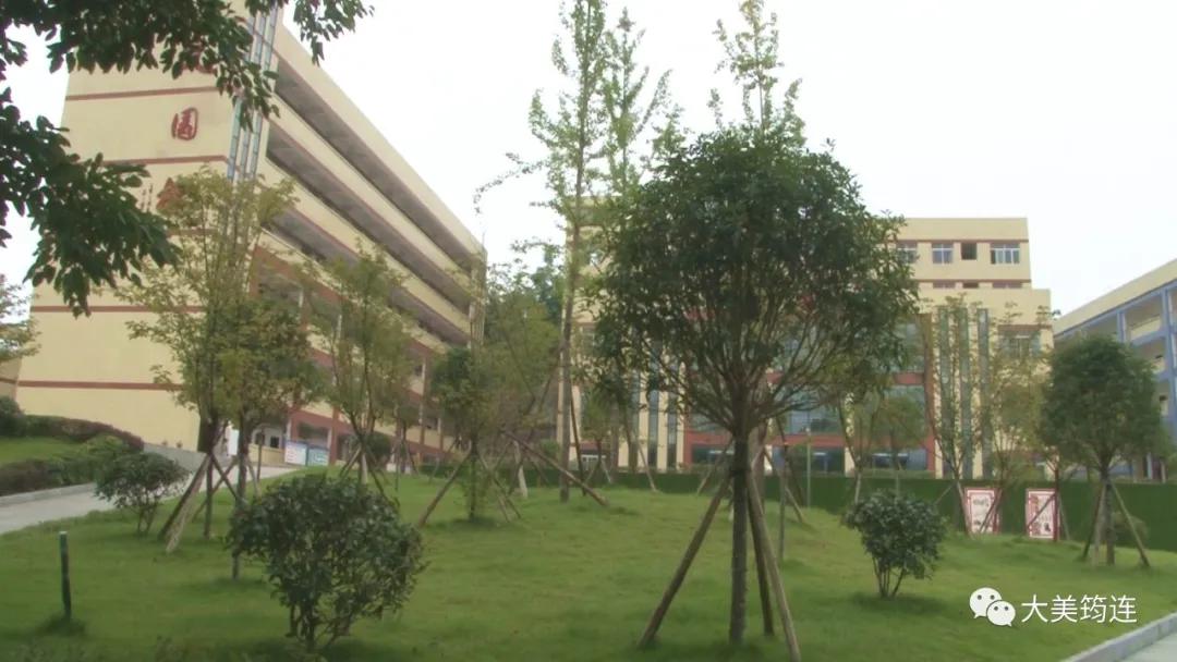 筠连改善基础设施,让农村学校发生“蝶变”!