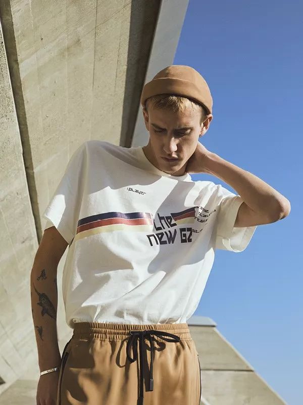 江南布衣和地素哪个好,地素和江南布衣是一家吗