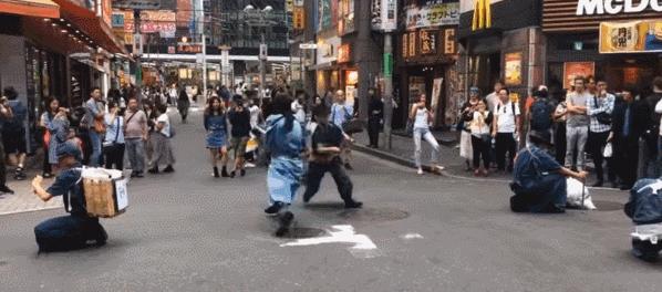 日本街头捡垃圾,日本人街头捡垃圾