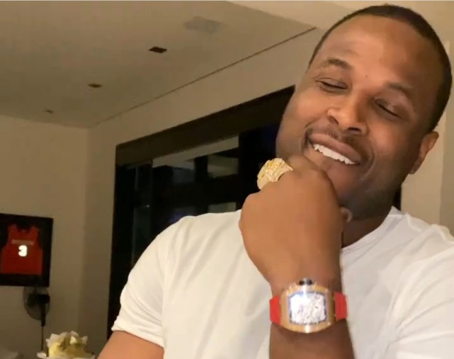 维特斯冠军戒指图片,维特斯拿冠军