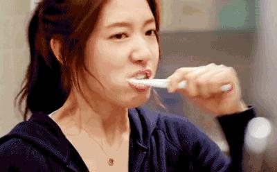刷牙去牙垢烟垢黄牙最有效方法,刷牙多久才能消除牙黄味