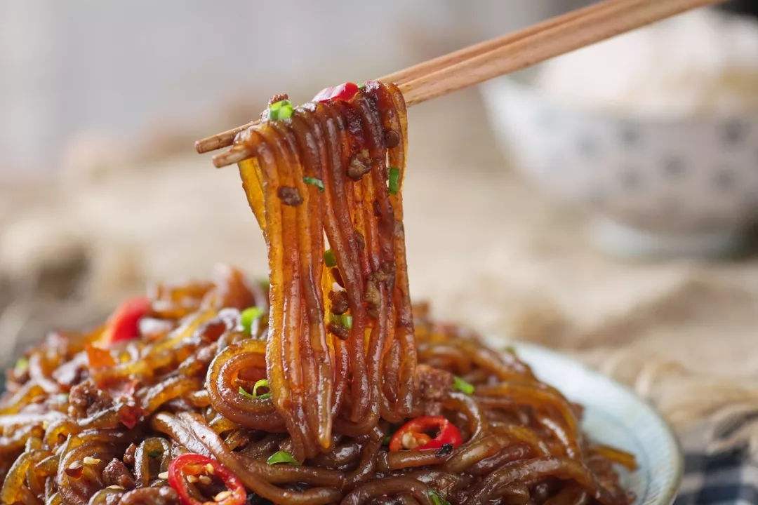 在家怎么炒粉丝不粘锅,粉丝怎么炒才不会粘锅变成一坨