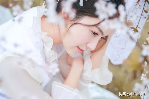 复古写真怎么拍出少女感,夏日少女感写真拍照pose