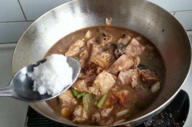 怎么炖鱼软烂无刺,炖鱼的最好吃方法不腥不柴