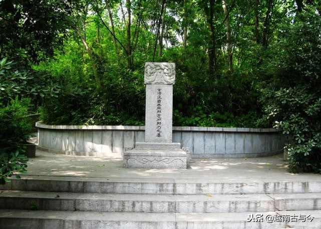 此小国是亚洲第一富国，是明朝一位中国人所建立的国家