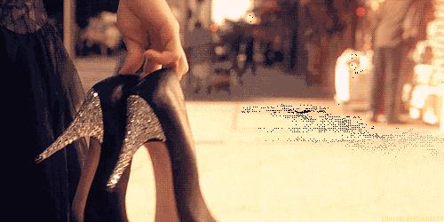 这四种鞋最伤脚,最伤脚的4双鞋不要再穿