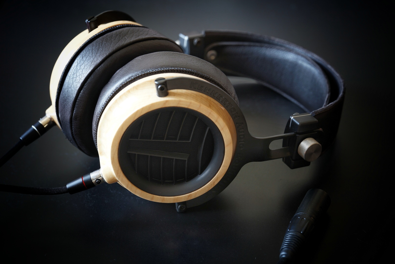 让耳旁，洋溢幸福！售价3W块的苏俄Kennerton参考级平板耳机Thror