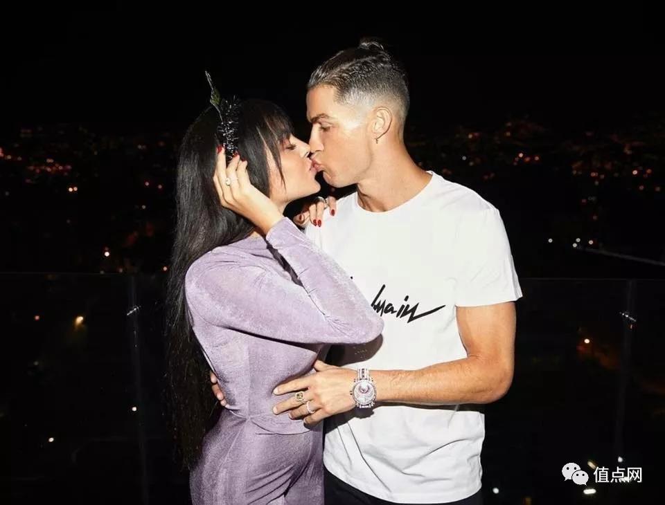 c罗领奖戴的手表,c罗送的劳力士多少钱