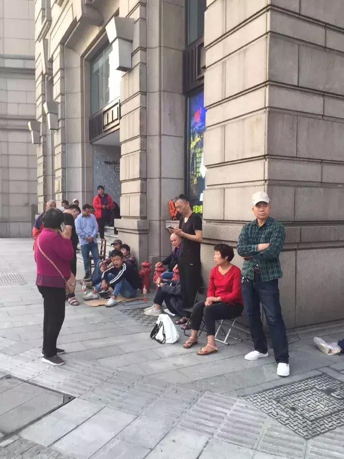 周杰伦奶茶在上海哪里,周杰伦同款奶茶被炒到上千块一杯