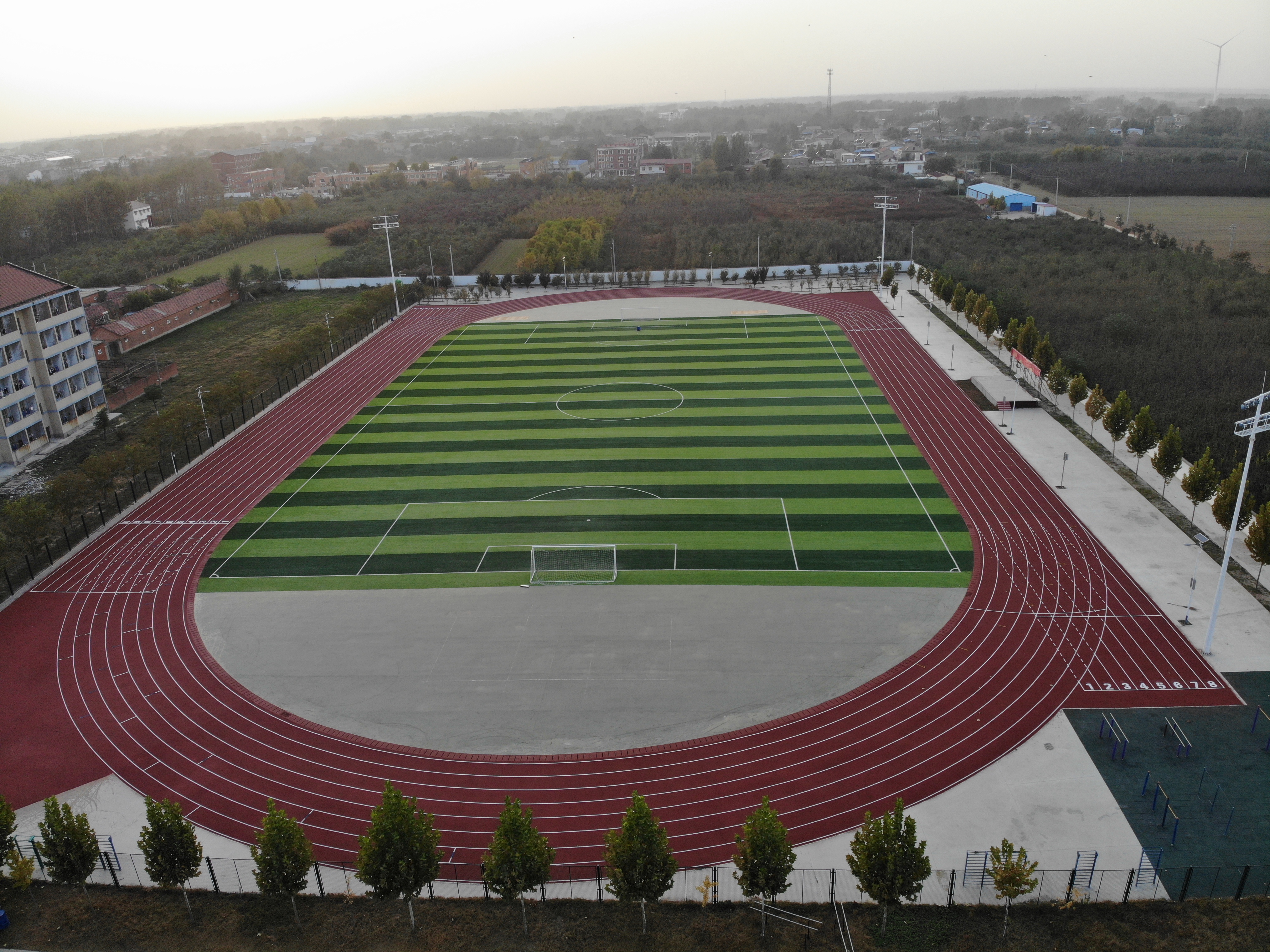 又是别人家的学校,又是别人的大学