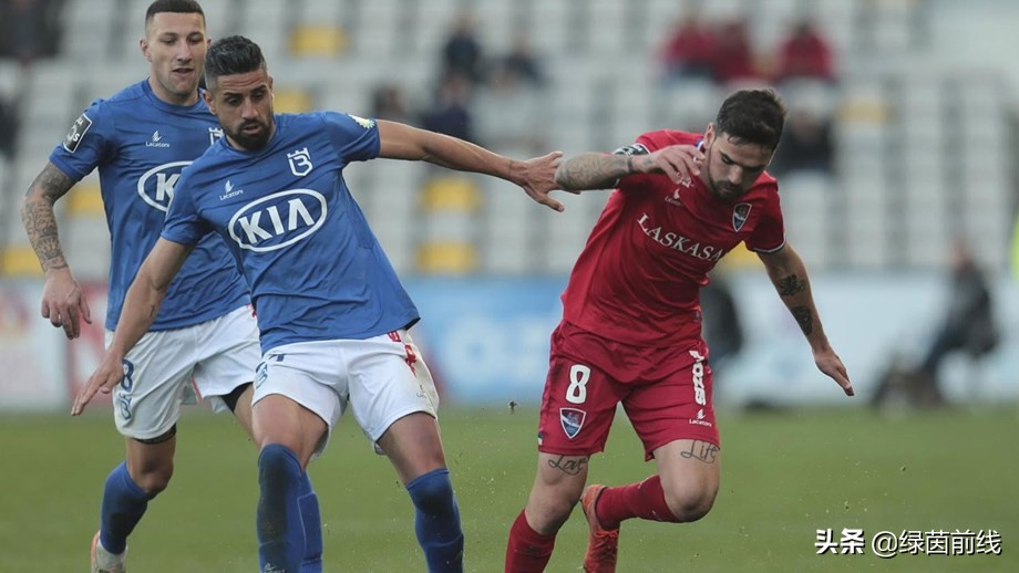 周一足球利物浦中卫荒，法比尼奥继续客串，巴伦西亚格德斯停赛