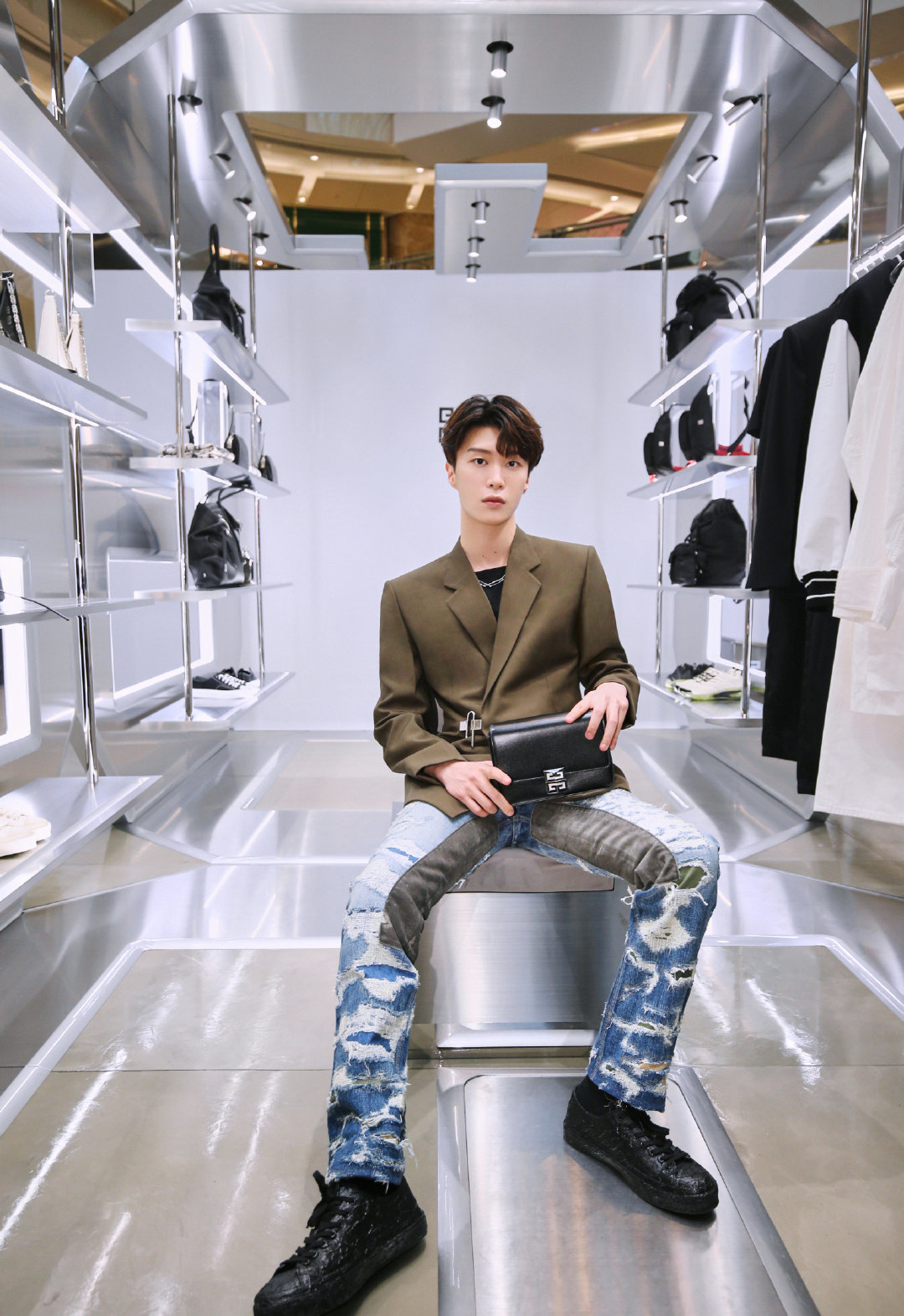 givenchy纪梵希范丞丞,givenchy代言人虞书欣