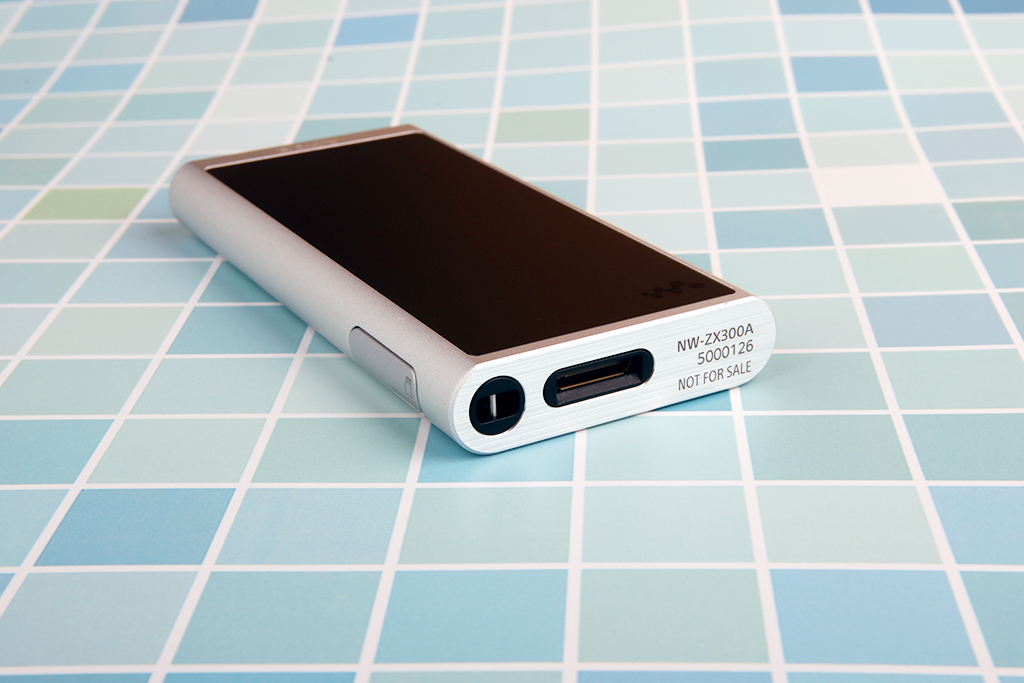 索尼zx300a与xz2,索尼wi-1000x二代测评