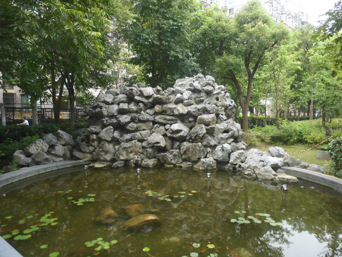 租界公园、跑狗场、卷烟厂，这条马路“活化石”太多