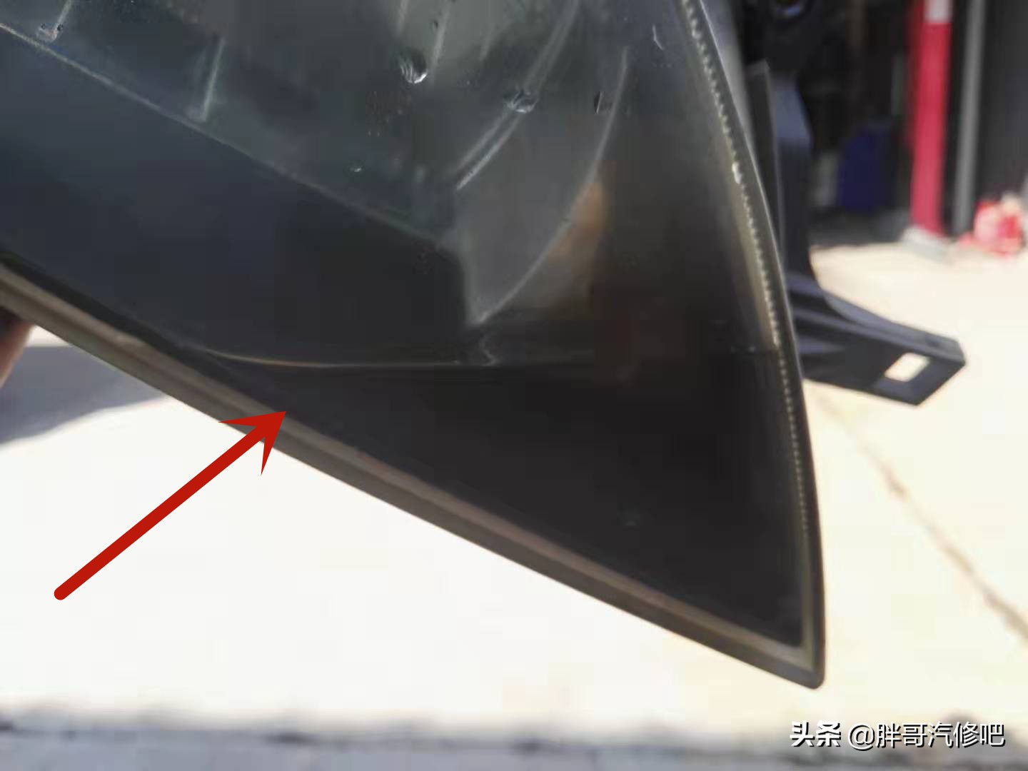 车灯发黄家用方法,大灯漏水发黄怎么补