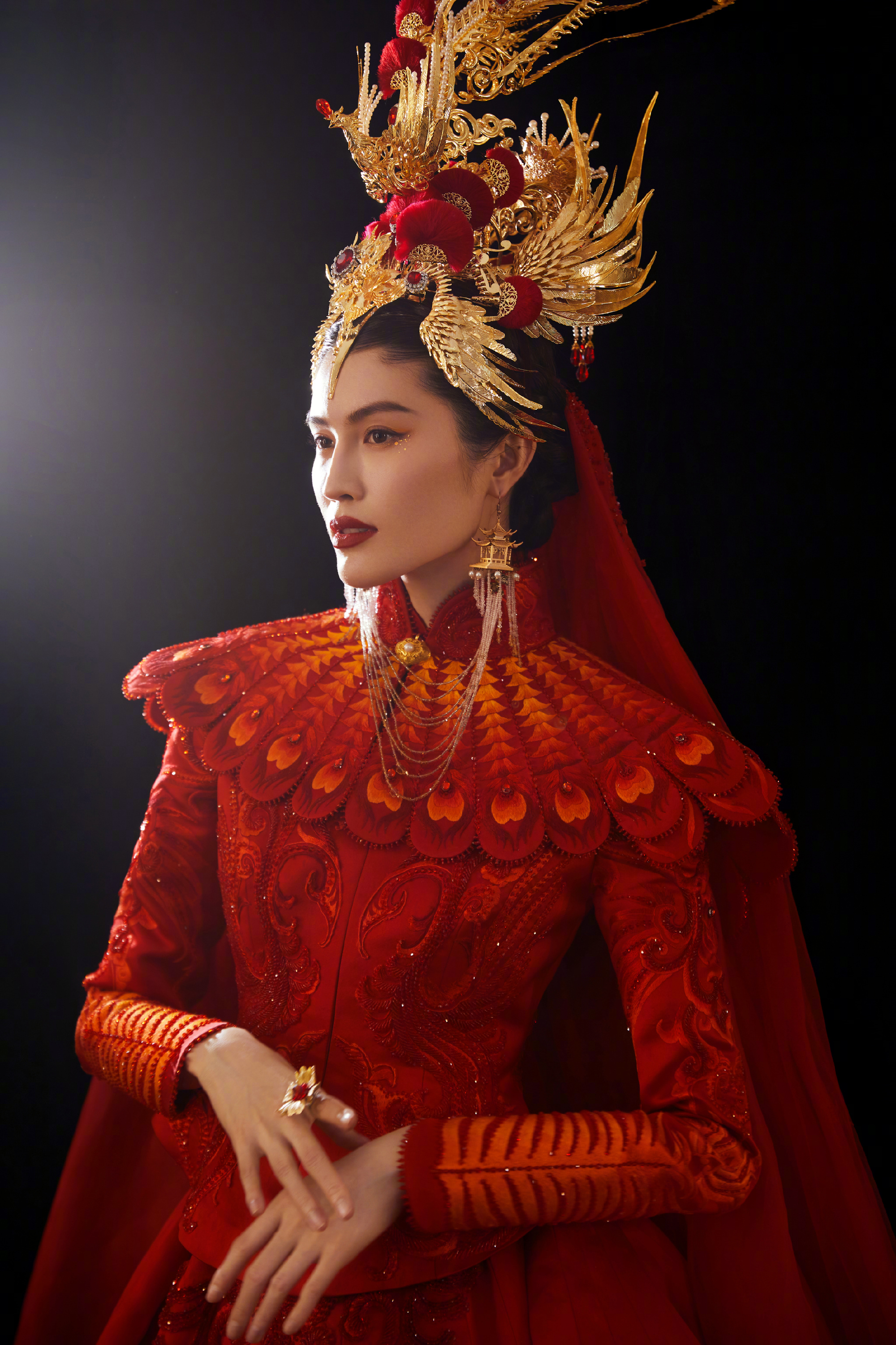 春晚明星戴的首饰,春晚明星戴的珠宝叫什么