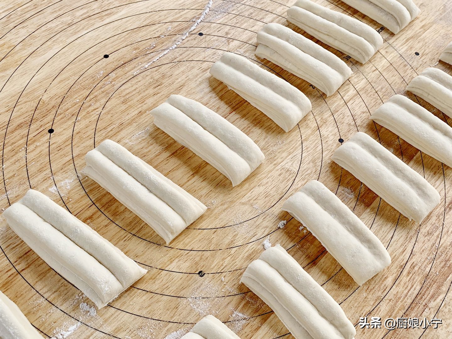 油条正宗做法和配方不加蛋,油条不要小苏打粉家常做法