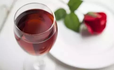 喝红酒上头了怎么办怎么解酒,喝红酒头晕怎么解酒