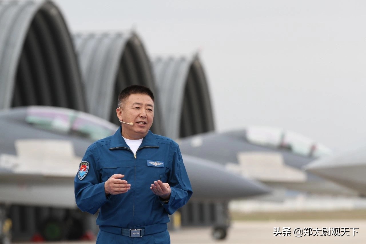 歼20跟歼10哪个更厉害,歼20和歼10哪个更强