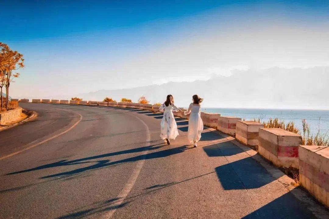 日本老人飙车,八十岁老太太饮酒网红