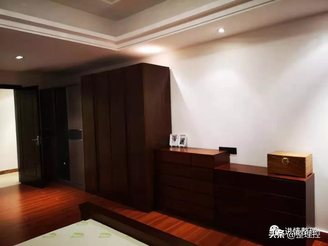 帽子围巾包包收纳方法,带帽子运动衣收纳法