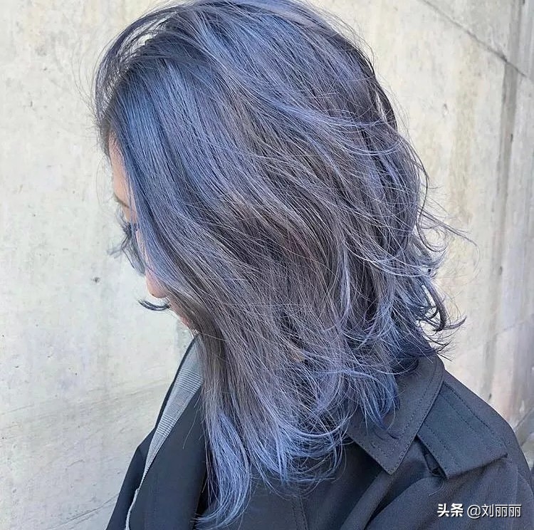 为什么染灰色一定要先漂头发