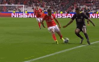 拉什福德能打过曼联右路吗,拉什福德有可能拿英超金靴吗